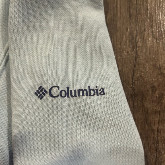 * 🤑💰🤑 3/$10.00 budle item 🤑💰🤑 Women’s Columbia Pullover Sweatshirt - Picture 3 of 8